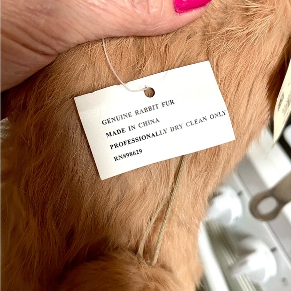 RABBIT SCARF AND MITTENS ATTACHED ITS A ONE TIME DESIGN STYLISH AND WARM 80”L - Picture 8 of 10